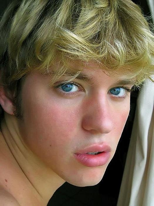 EYES1.jpg